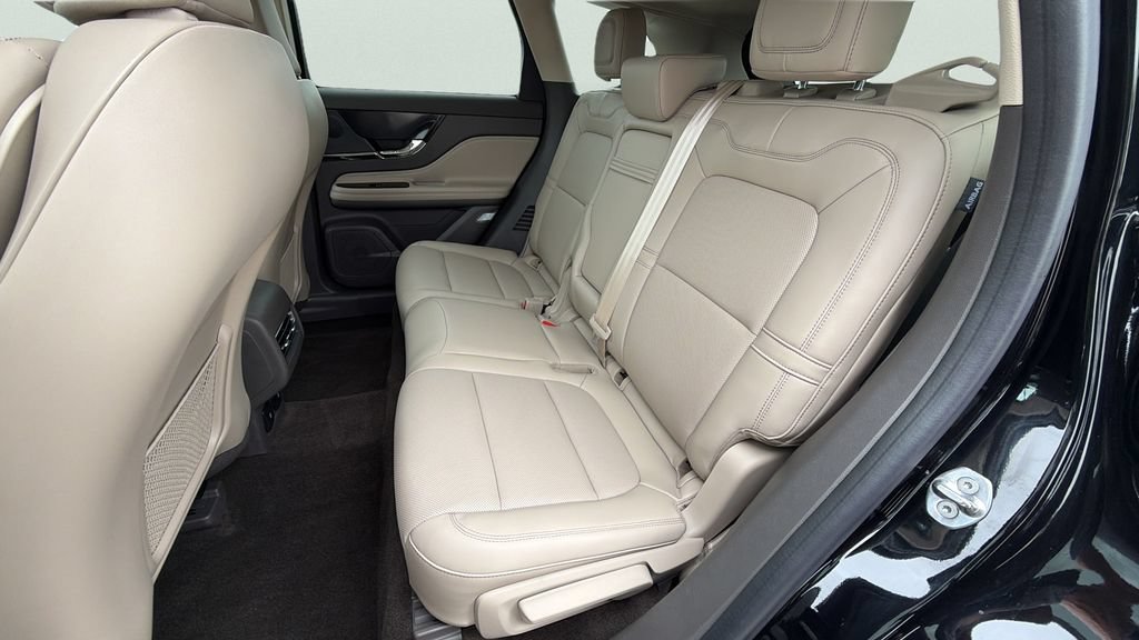 Used 2024 Lincoln Corsair AWD w/ Equipment Group 101A image 19