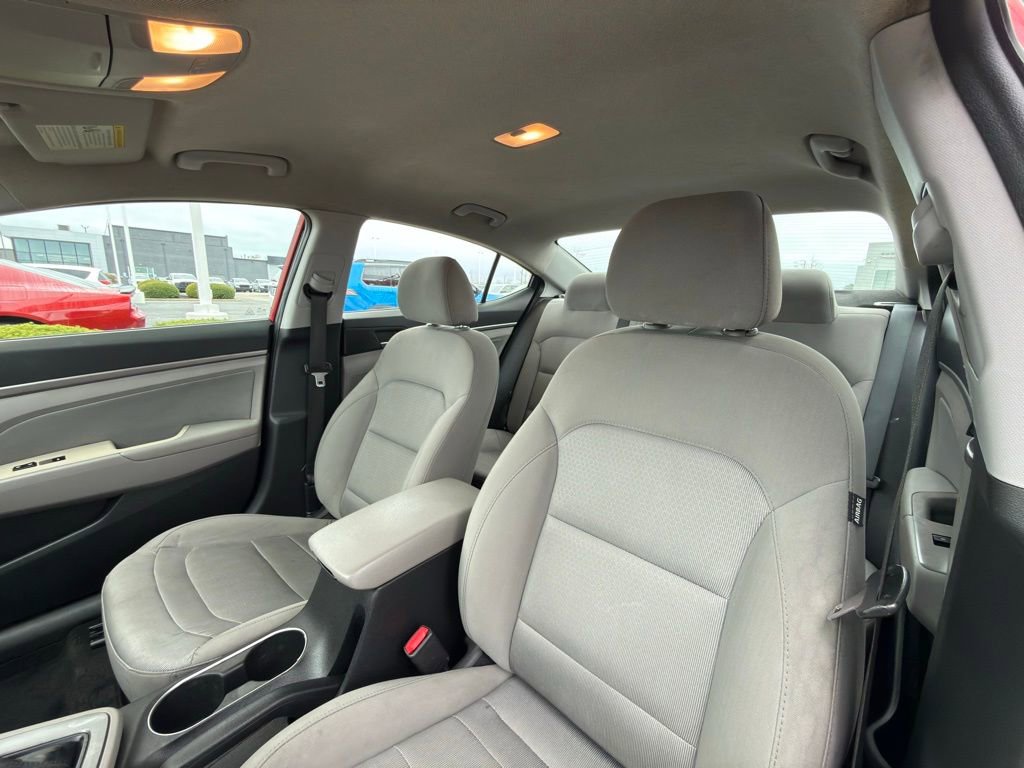 Used 2017 Hyundai Elantra SE image 13
