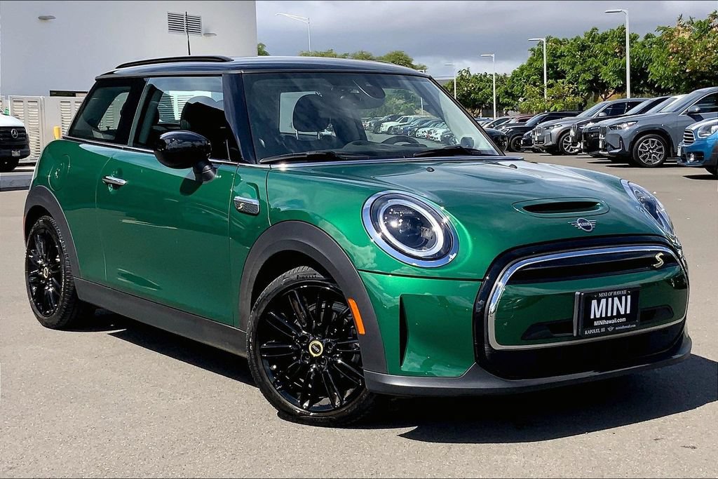 Used 2024 MINI Cooper SE FWD image 1