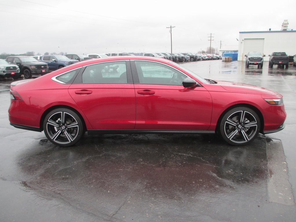 Used 2025 Honda Accord Sport image 3