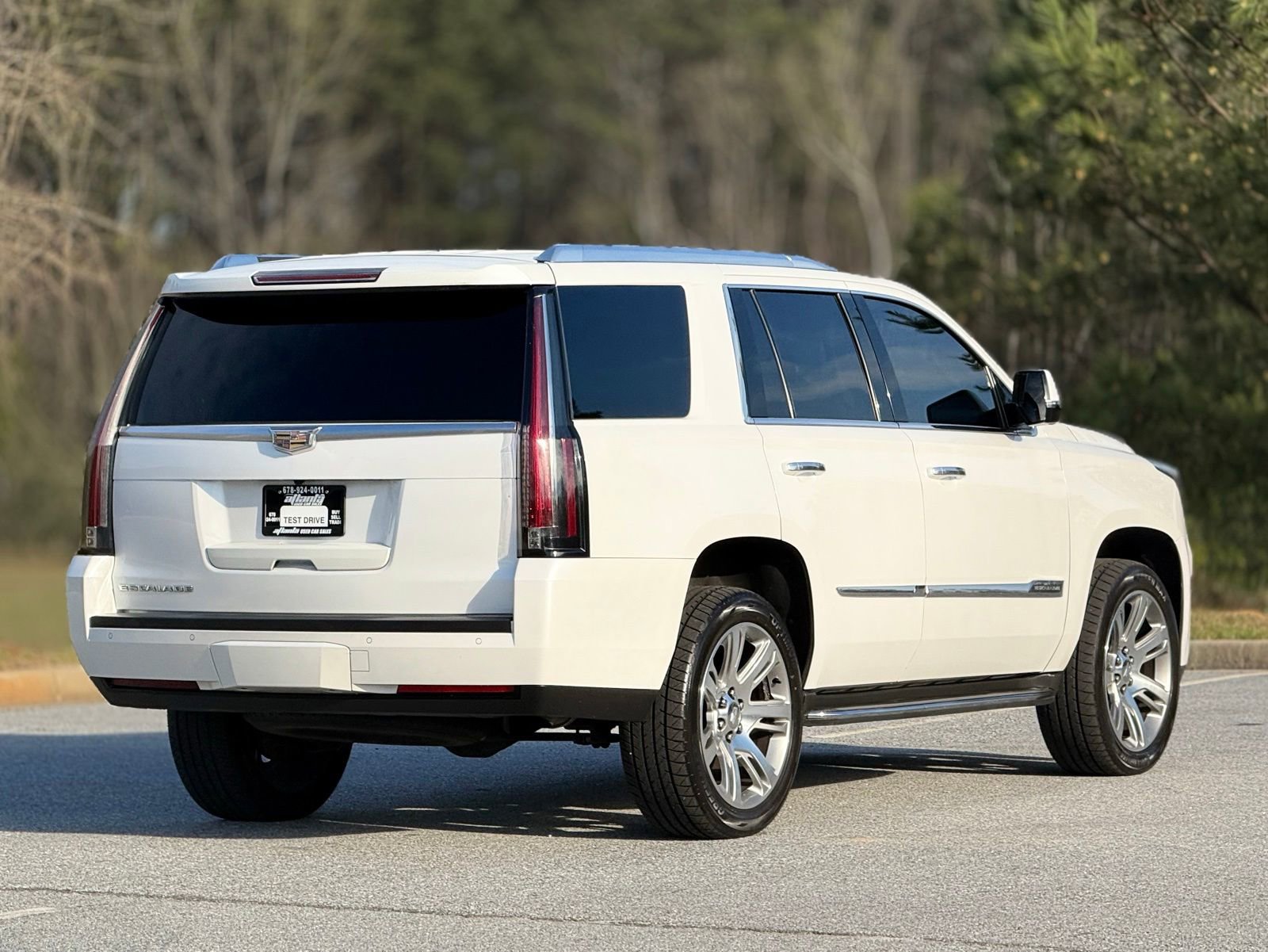Used 2016 Cadillac Escalade Luxury image 10