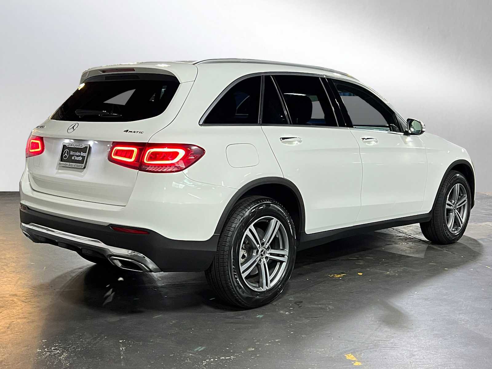 Used 2020 Mercedes-Benz GLC 300 4MATIC image 3