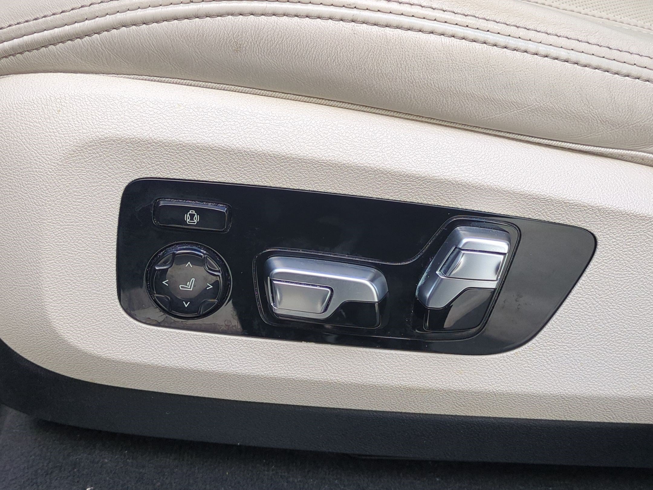 Used 2022 BMW X5 M50i w/ Executive Package AWD/4WD image 17