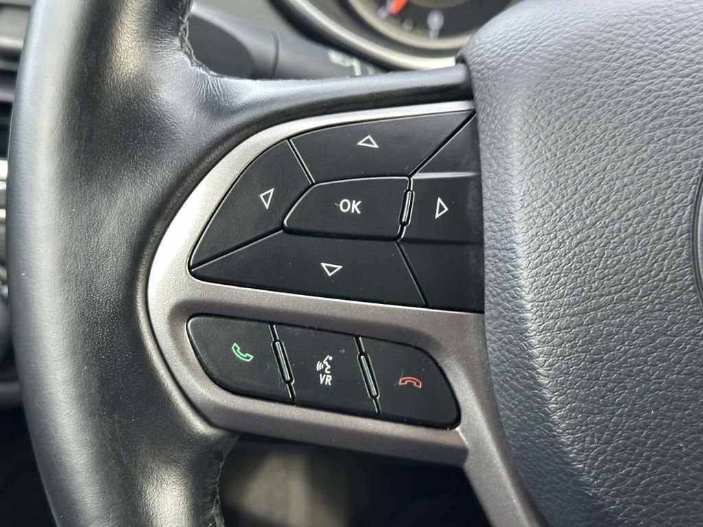 Used 2020 Jeep Cherokee Limited image 19