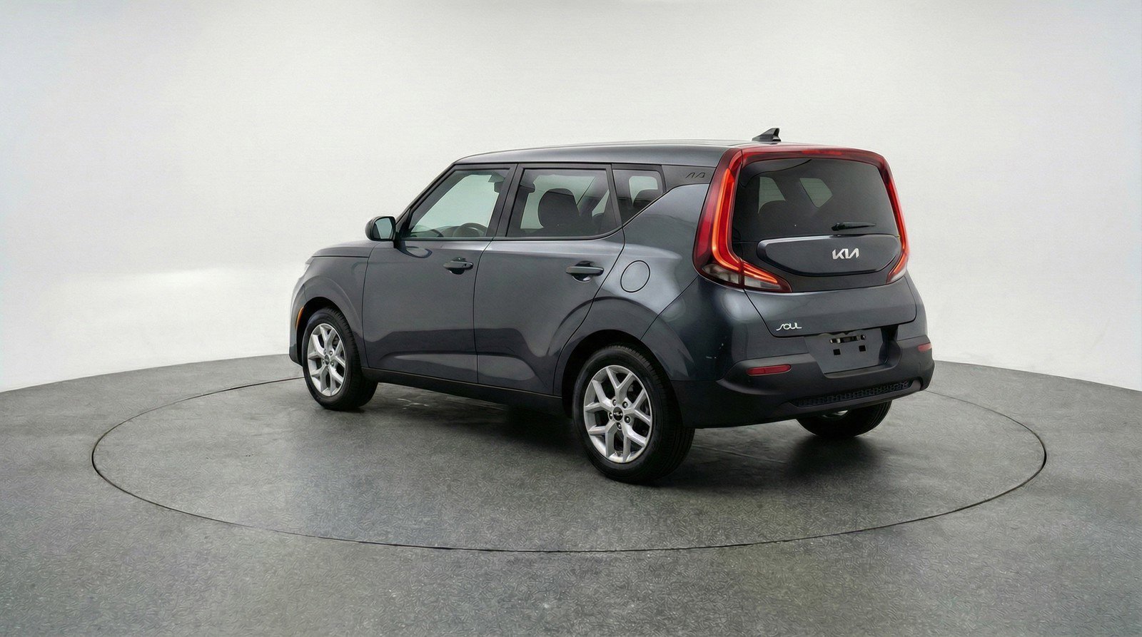Used 2025 Kia Soul LX w/ LX Technology Package FWD image 6