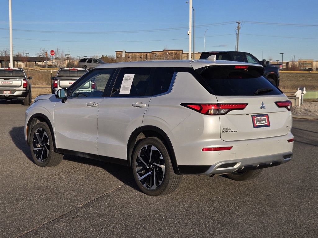 Used 2024 Mitsubishi Outlander SE image 12