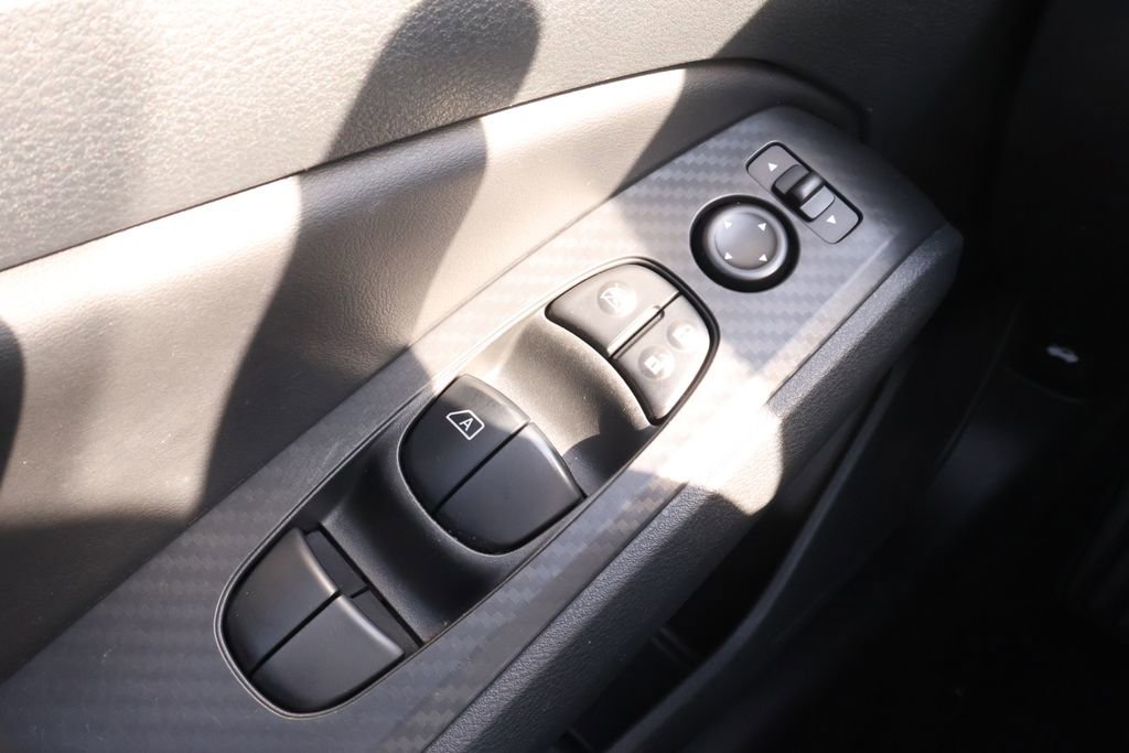 Used 2024 Nissan Altima 2.5 SV image 31