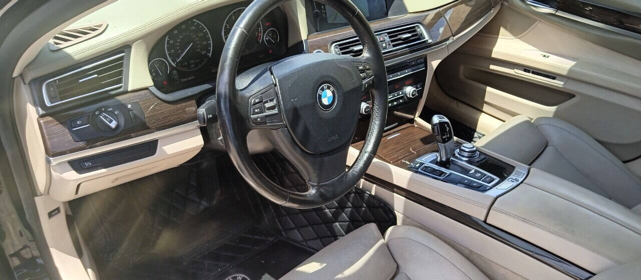 Used 2010 BMW 750Li RWD image 12