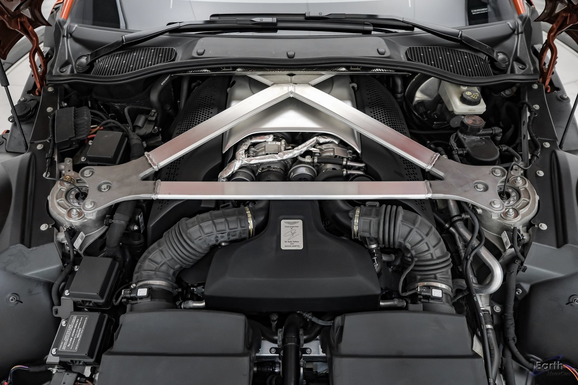 Used 2019 Aston Martin V8 Vantage Coupe RWD image 4