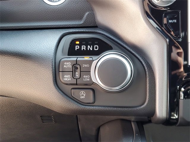 New 2026 RAM 1500 4x4 Crew Cab image 29