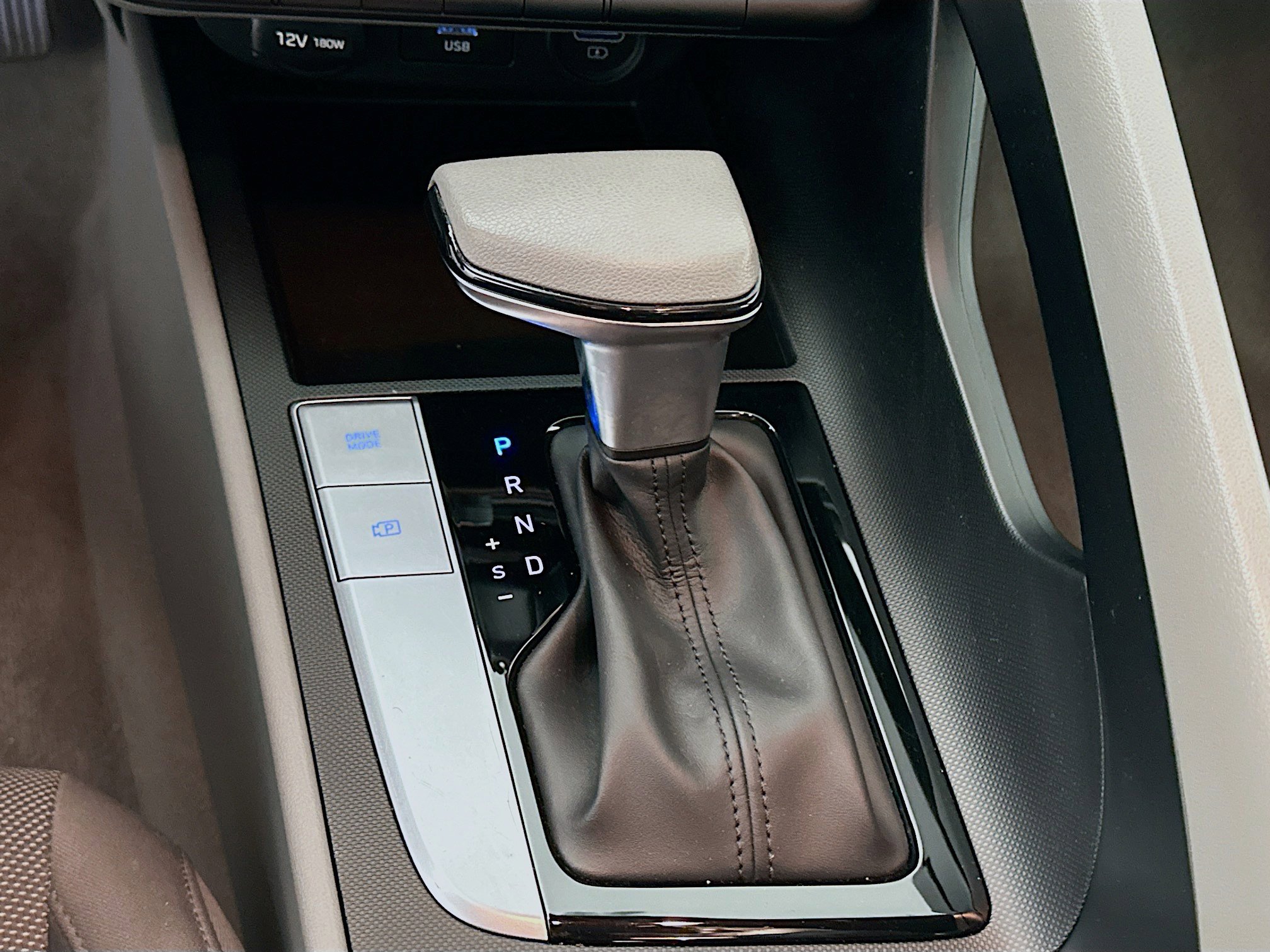 Used 2021 Hyundai Elantra SE image 23