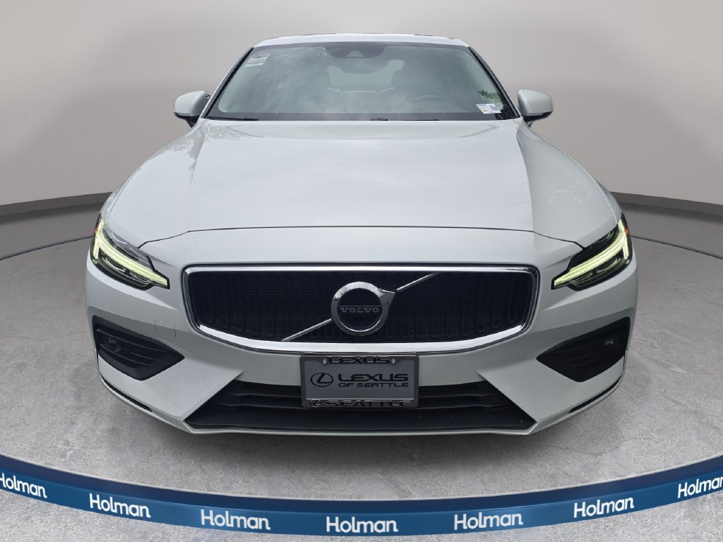 Used 2021 Volvo S60 T6 Momentum w/ Premium Package AWD/4WD image 3