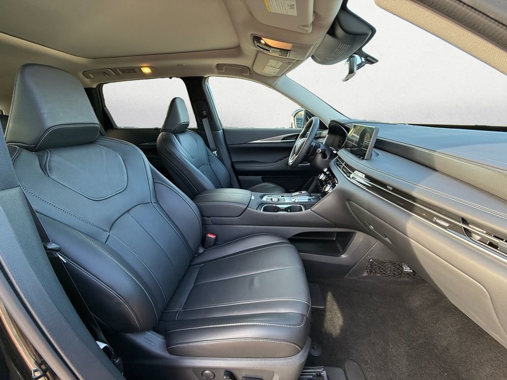 Certified 2025 INFINITI QX60 Luxe w/ Cargo Package image 10