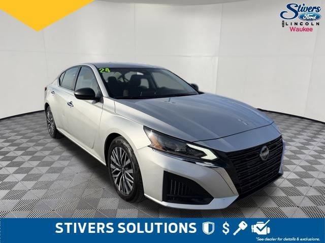 Used 2024 Nissan Altima 2.5 SV image 3
