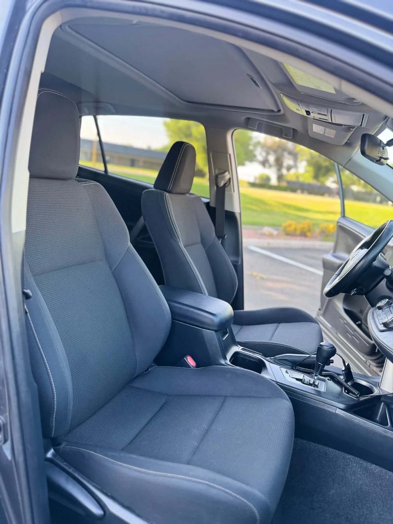 Used 2018 Toyota RAV4 XLE w/ Carpet Mat Package FWD image 47