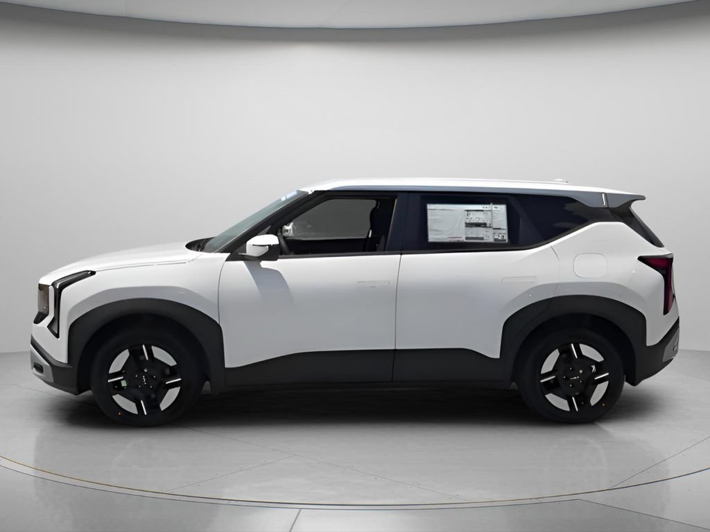 New 2027 Kia Seltos LX FWD image 2