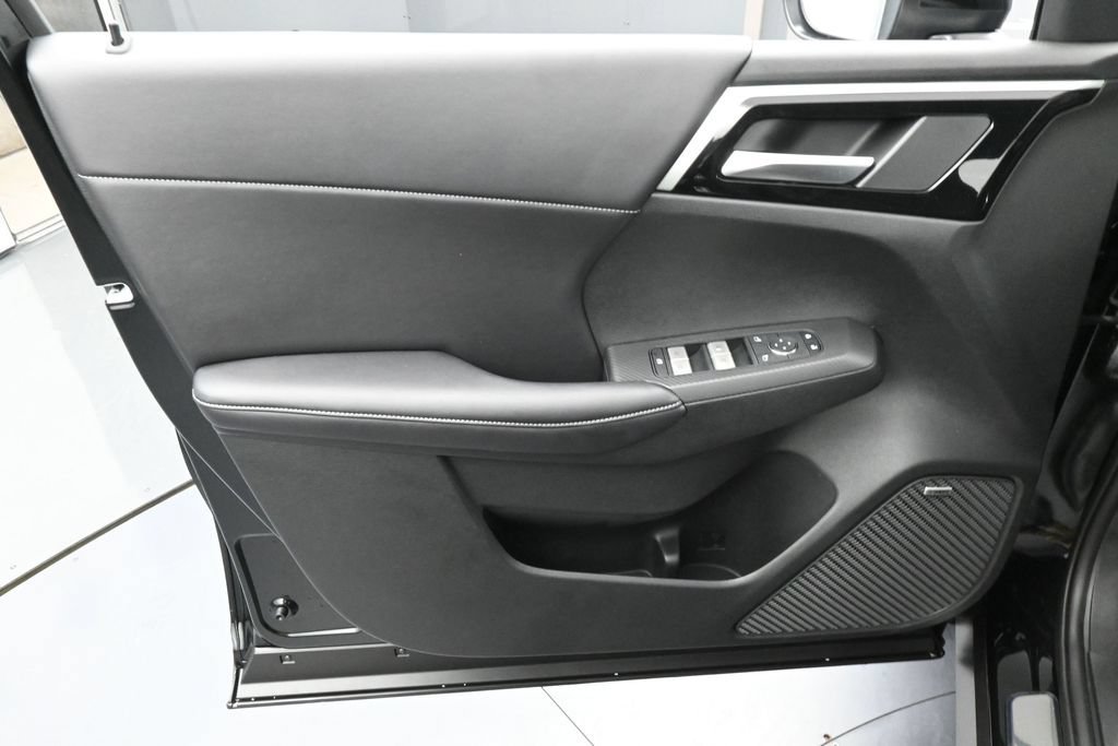 New 2026 Mitsubishi Outlander SE FWD image 13