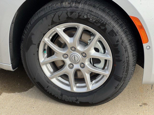 New 2026 Chrysler Pacifica Select image 44