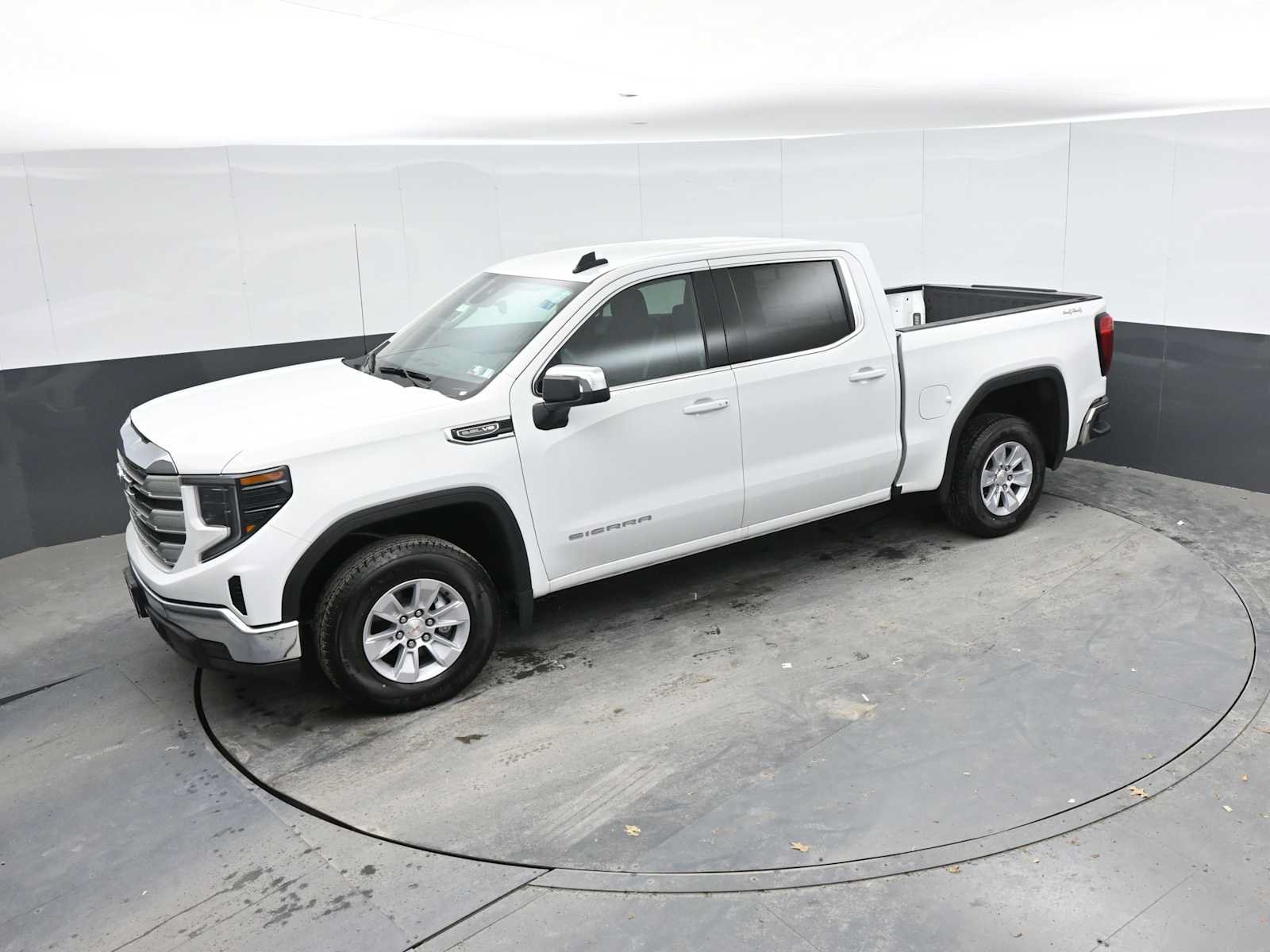 New 2026 GMC Sierra 1500 SLE w/ Preferred Package AWD/4WD image 29