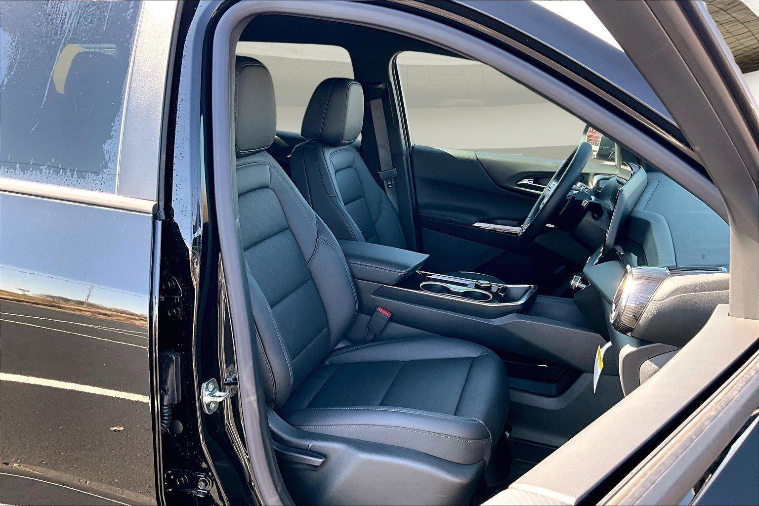 New 2026 Chevrolet Equinox LT w/ Convenience Package II image 12