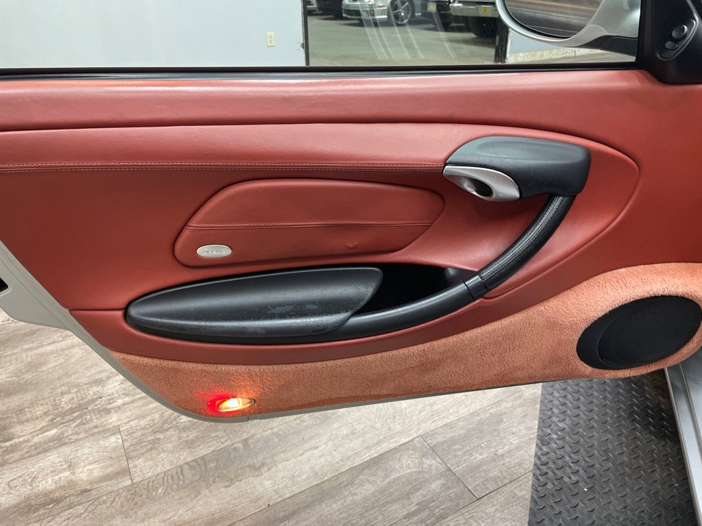 Used 2000 Porsche Boxster image 23