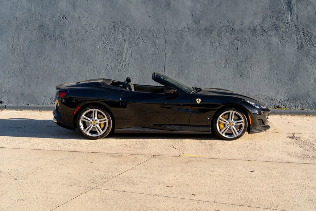 Used 2019 Ferrari Portofino image 7