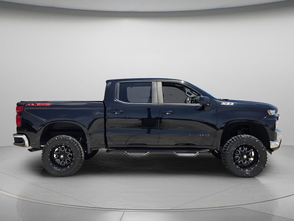 Used 2019 Chevrolet Silverado 1500 LT AWD/4WD image 3