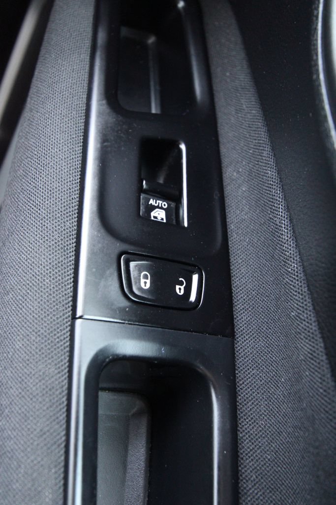 Used 2021 Jeep Renegade Latitude w/ Luxury Group I AWD/4WD image 23