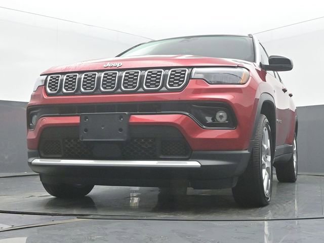 Used 2025 Jeep Compass Limited image 46