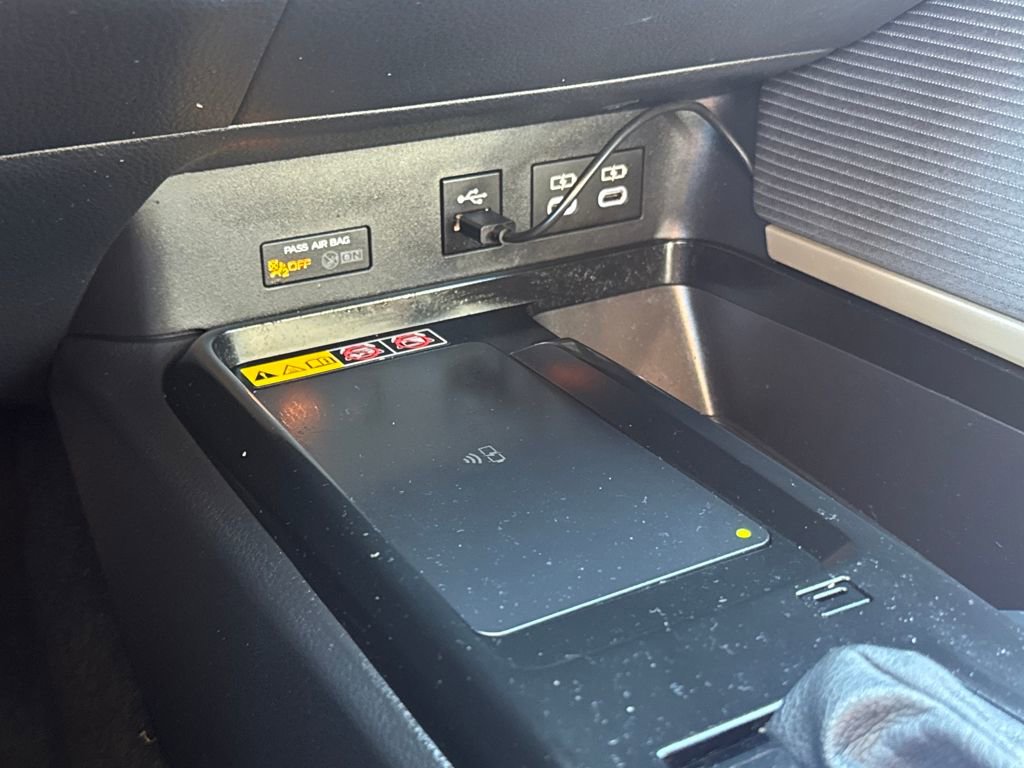 Used 2025 Toyota Camry SE image 24