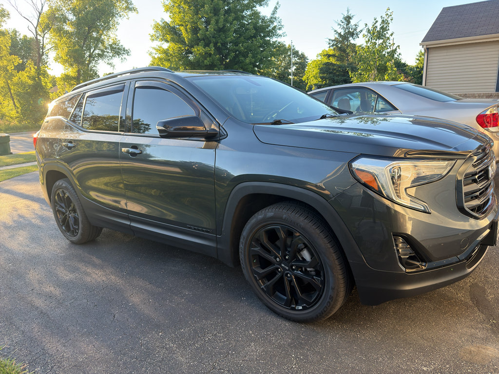 Used 2019 GMC Terrain SLT w/ Preferred Package AWD/4WD image 2