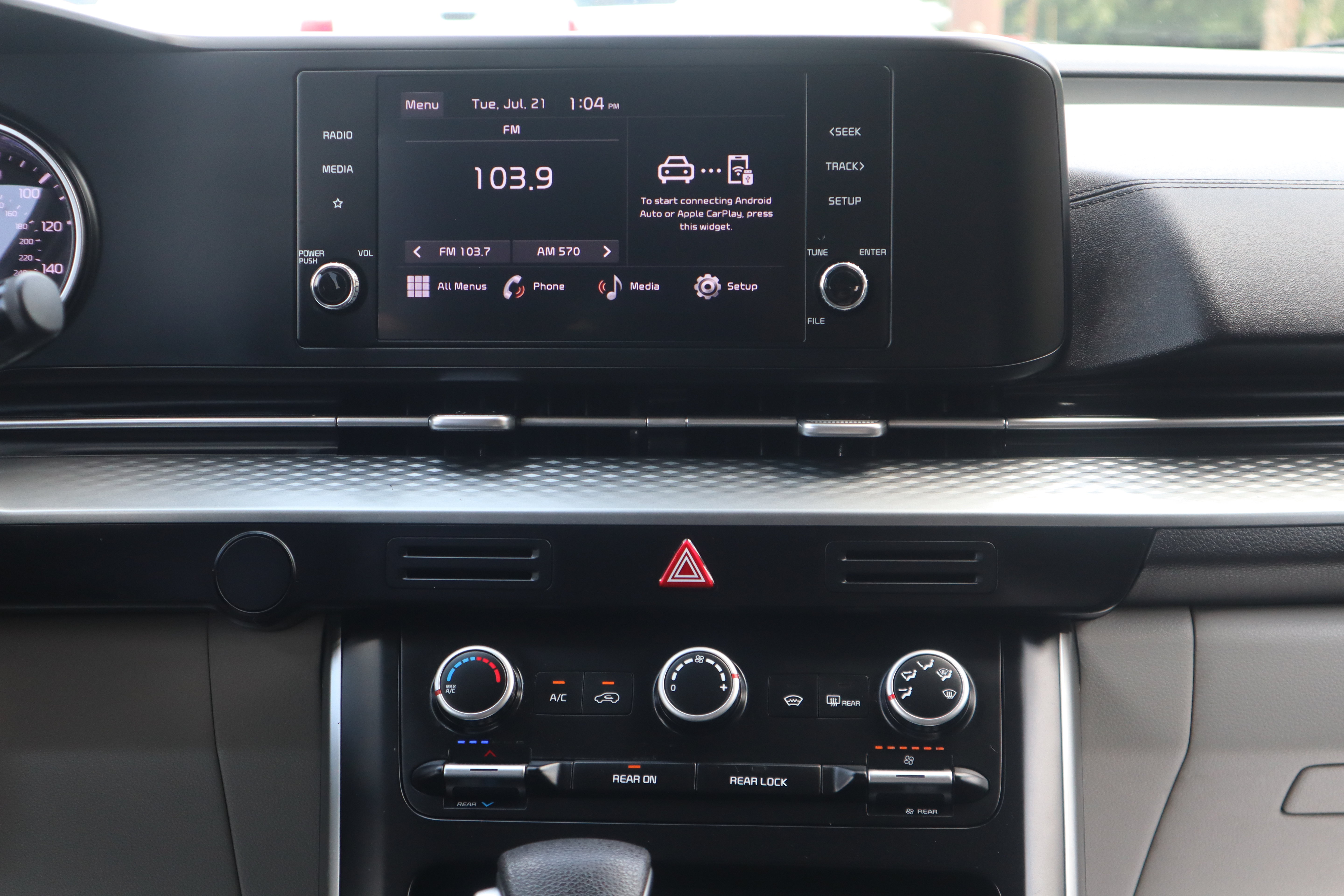 Used 2023 Kia Carnival LX FWD image 12