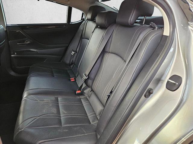 Used 2021 Lexus ES 300h Ultra Luxury w/ Accessory Package 2 image 13