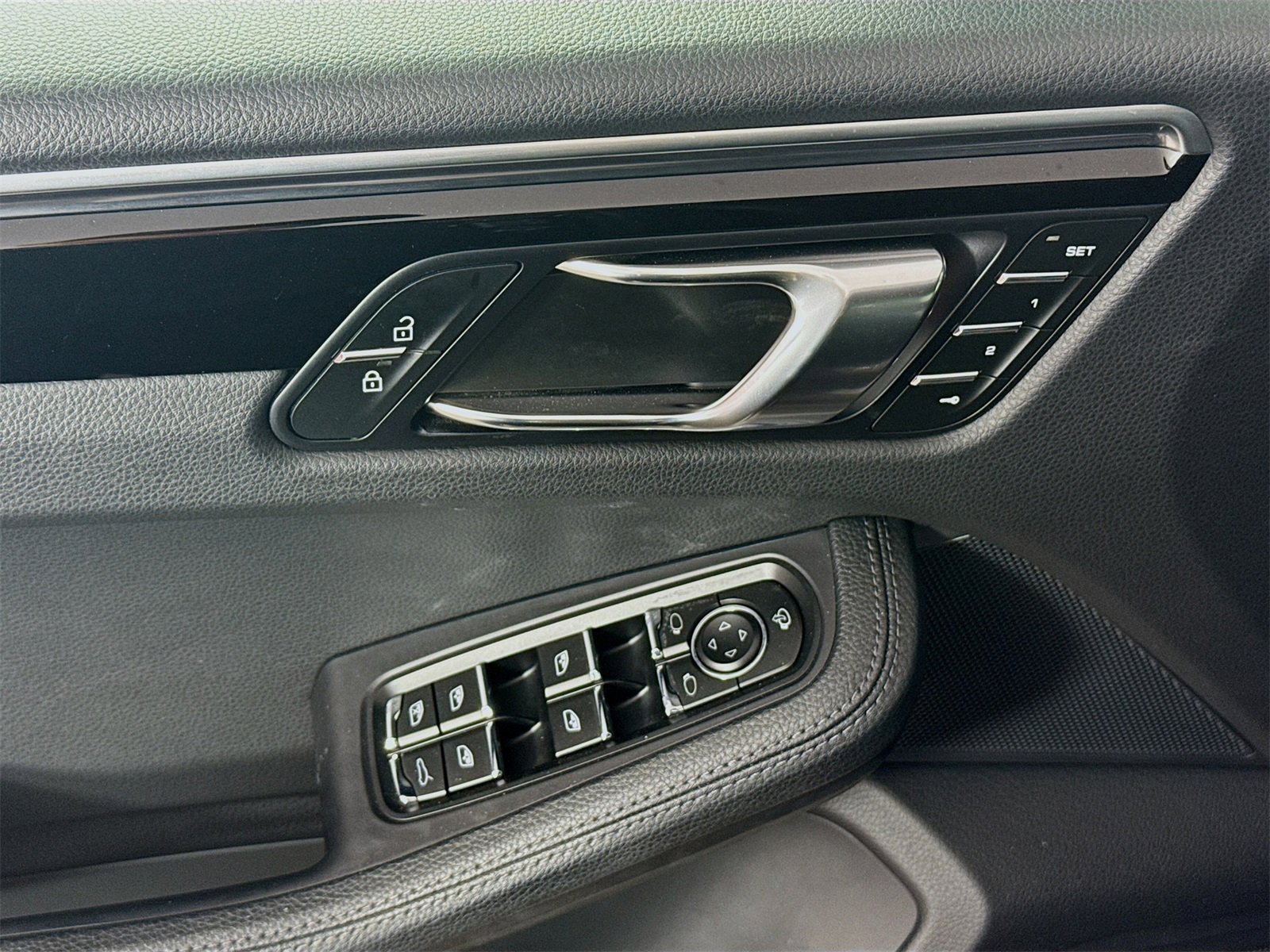 Used 2023 Porsche Macan S image 15