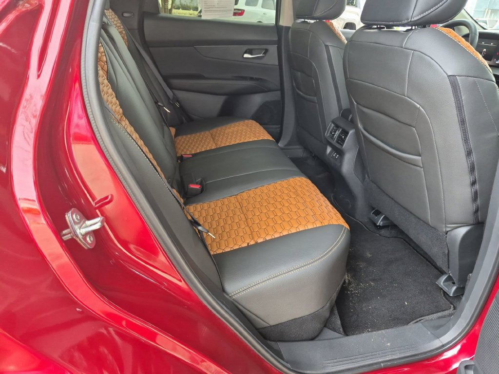 Used 2025 Nissan Murano SV FWD image 30