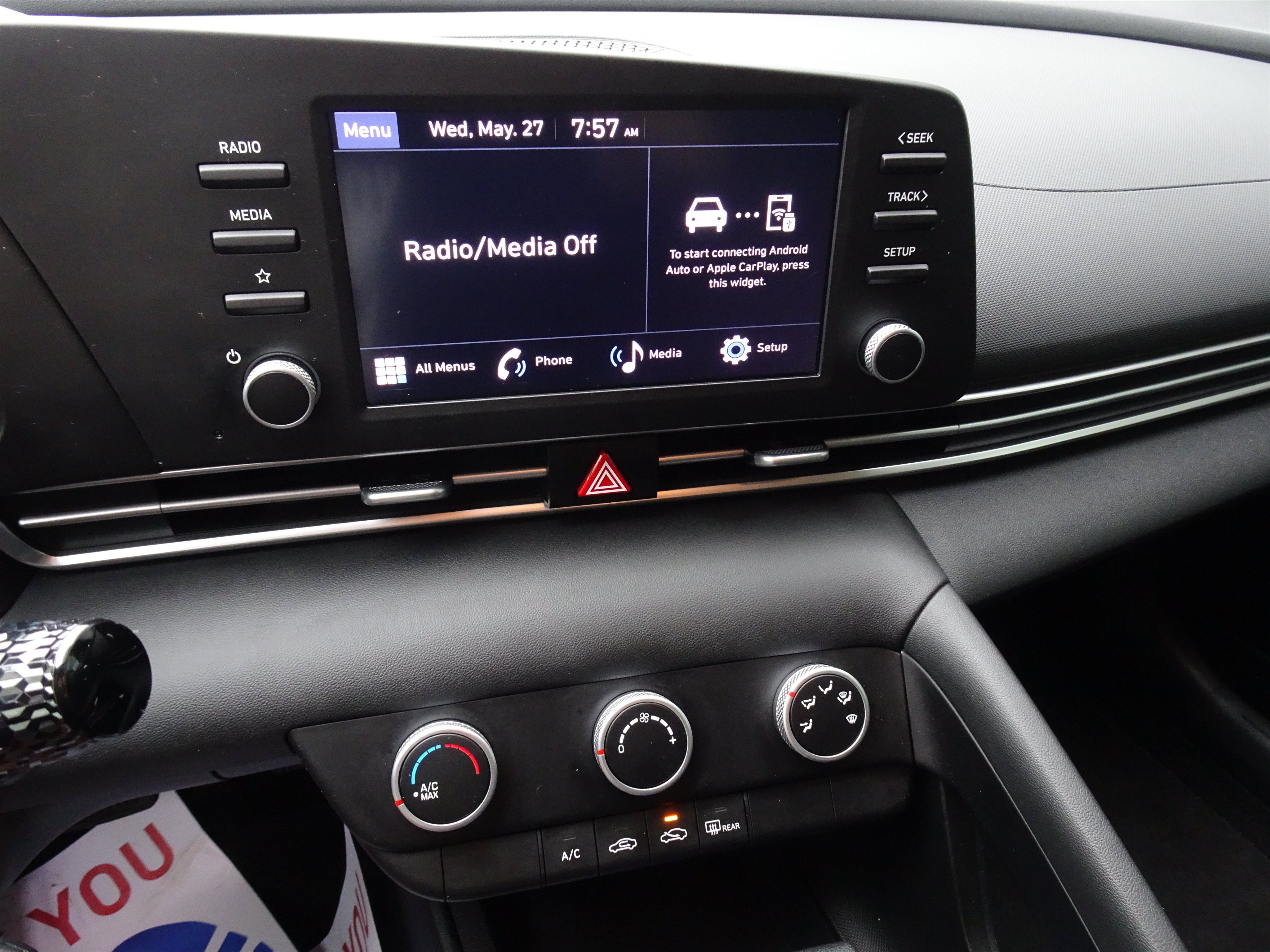 Used 2024 Hyundai Elantra SE FWD image 16