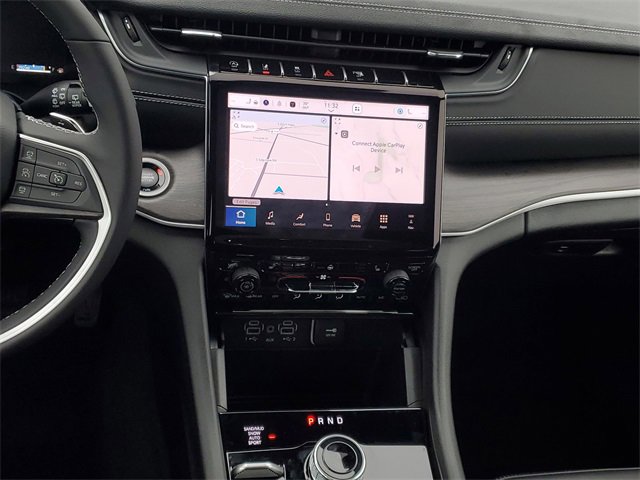 New 2025 Jeep Grand Cherokee Limited w/ Trailer Tow Package image 16