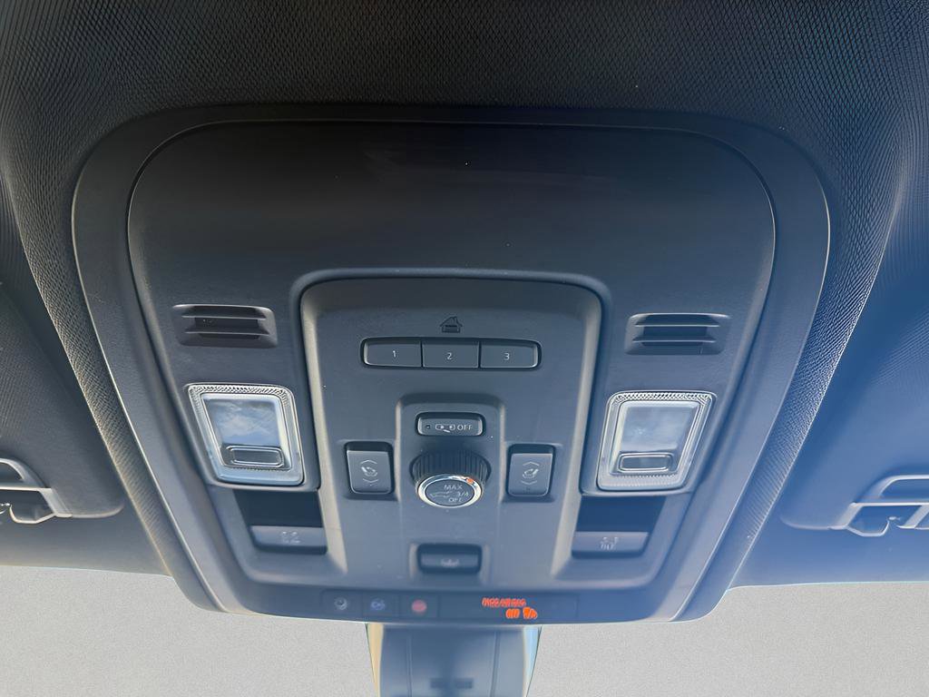 Used 2021 Chevrolet Tahoe LT w/ Luxury Package image 24