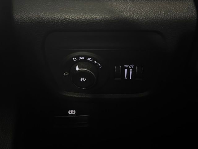 Used 2025 Jeep Grand Cherokee Summit image 30