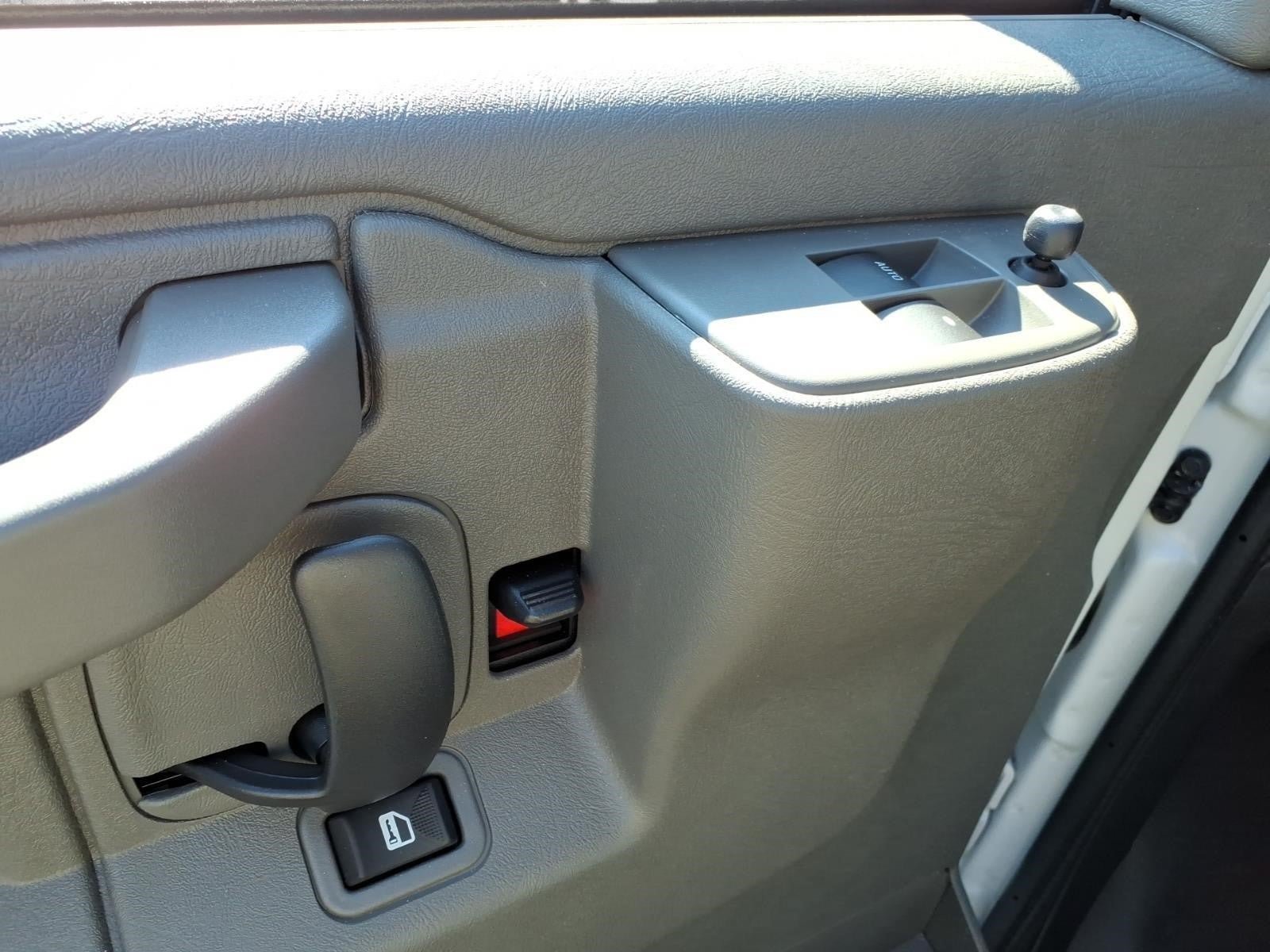 New 2026 Chevrolet Express 2500 w/ Communications Package RWD image 11