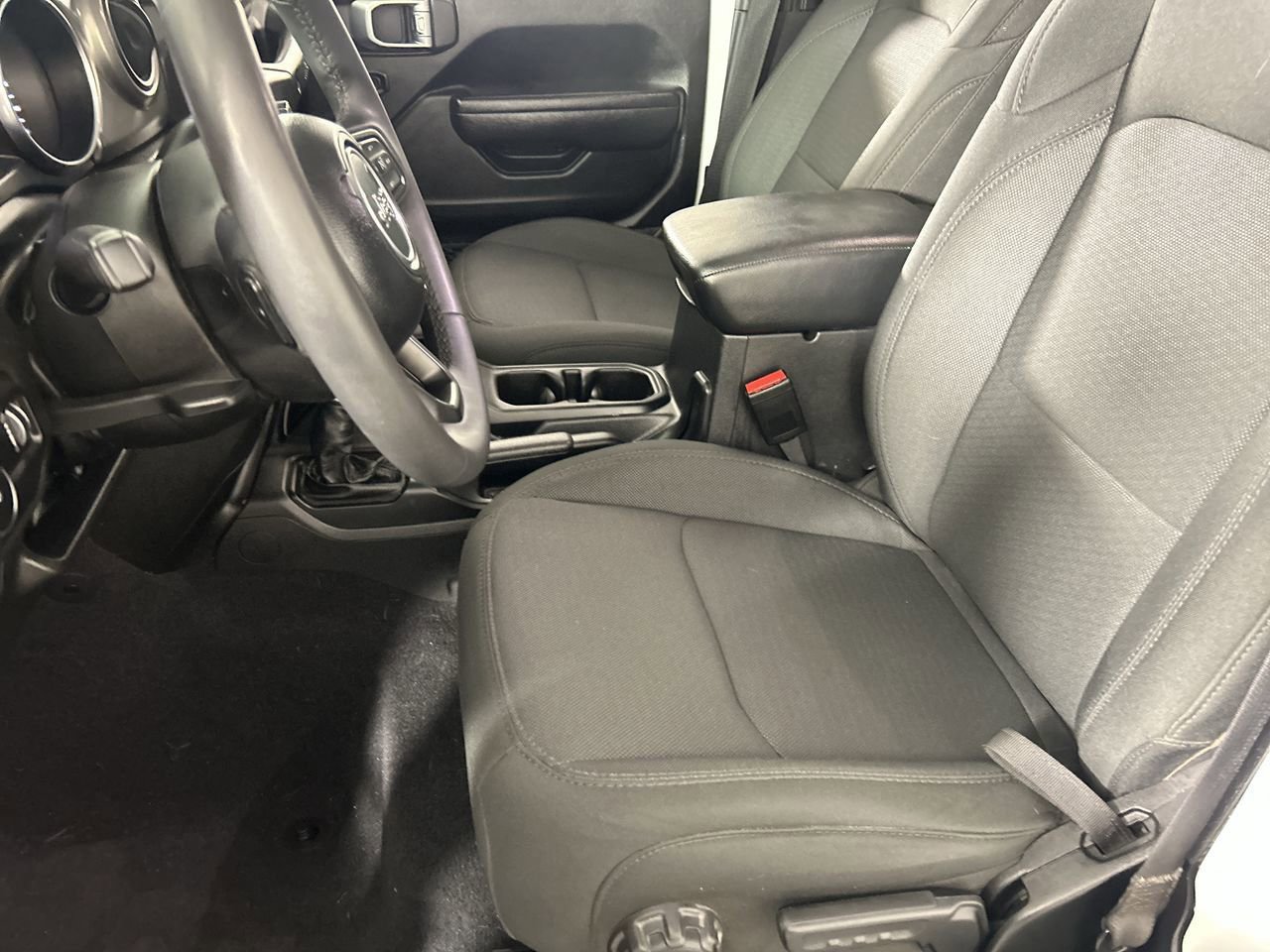 Used 2023 Jeep Wrangler Sport S image 19