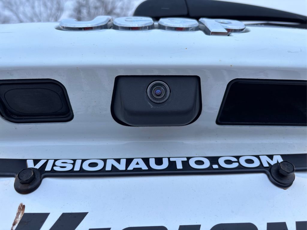 Used 2019 Jeep Cherokee Latitude Plus w/ Cold Weather Group image 14