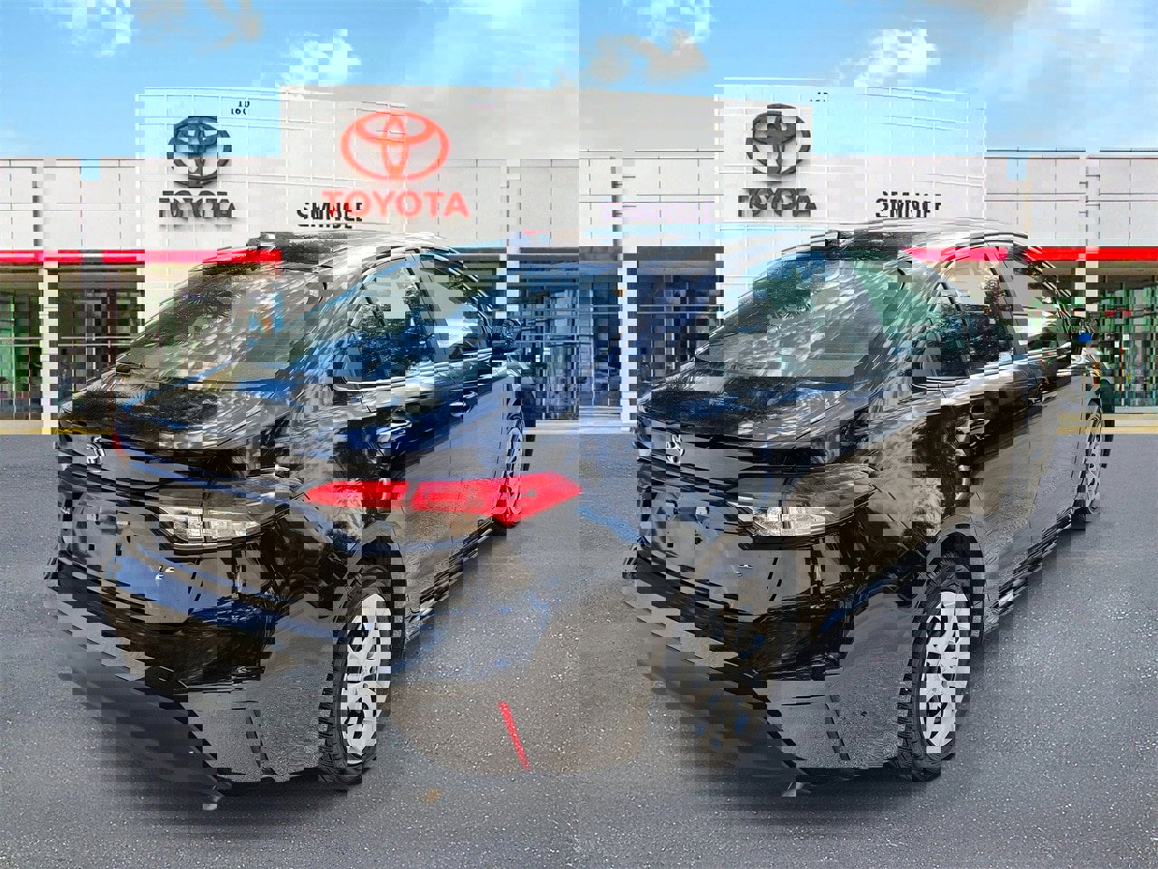 Used 2024 Toyota Corolla LE image 3