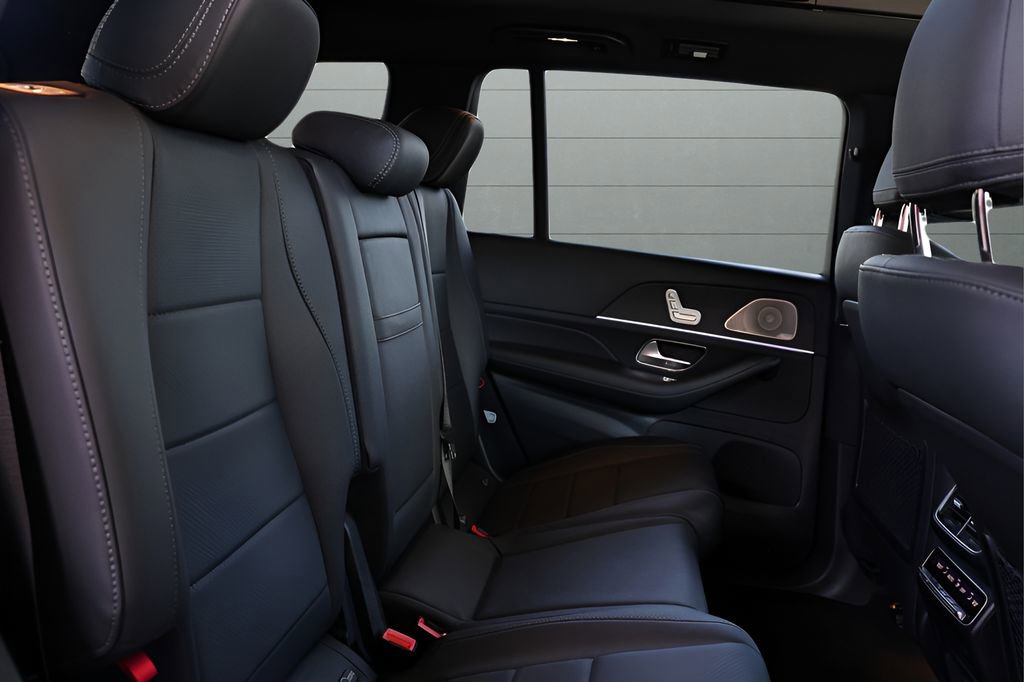 Used 2025 Mercedes-Benz GLS 450 4MATIC image 63