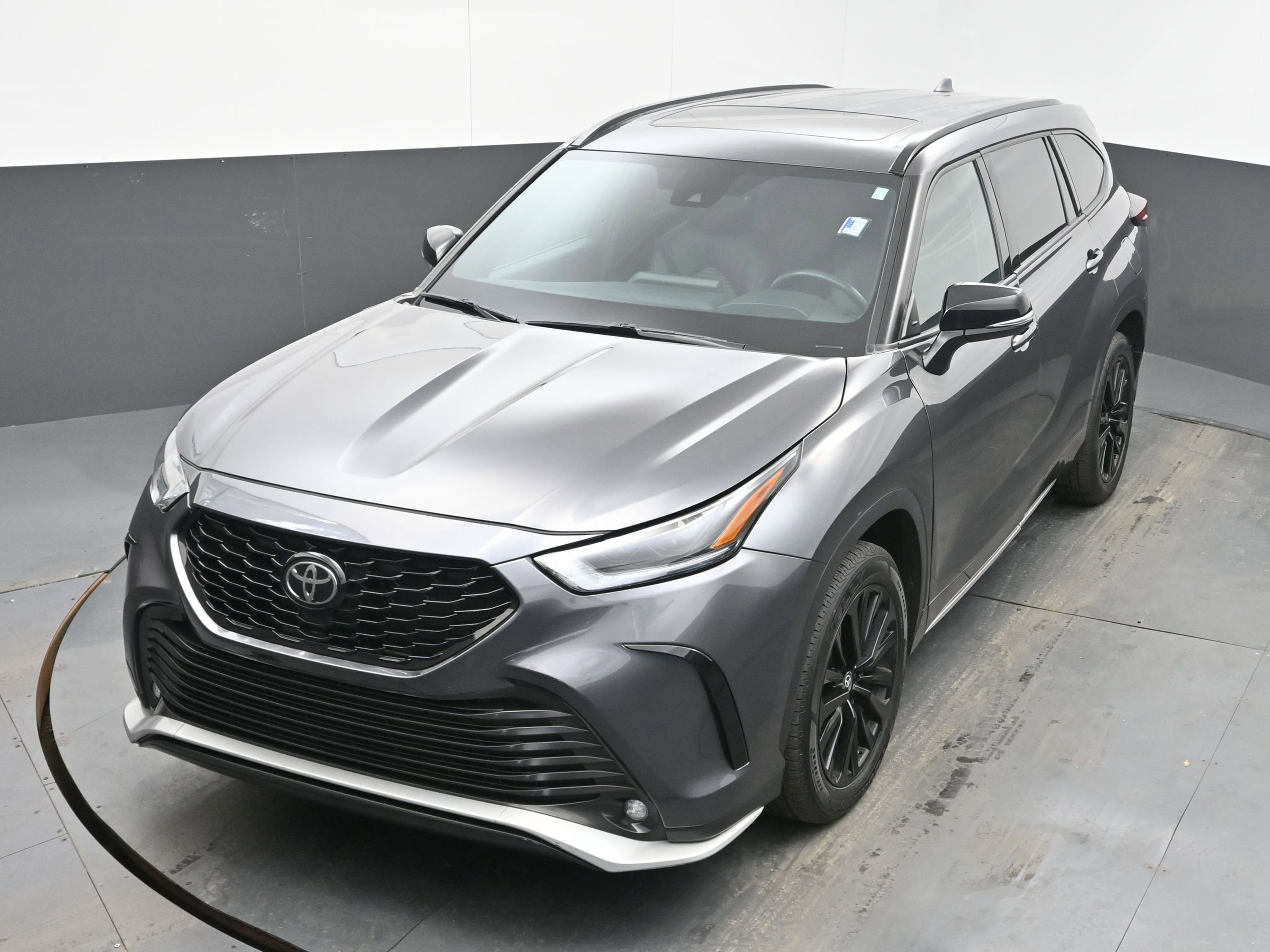 Used 2024 Toyota Highlander XSE image 35