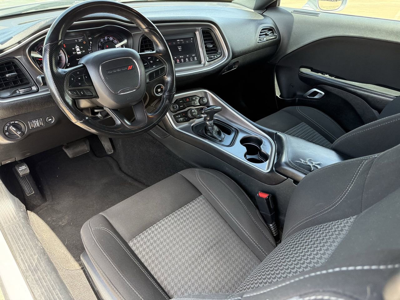 Used 2021 Dodge Challenger SXT w/ Blacktop Package image 9