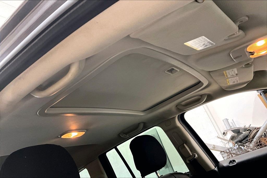 Used 2016 Jeep Compass High Altitude FWD image 21