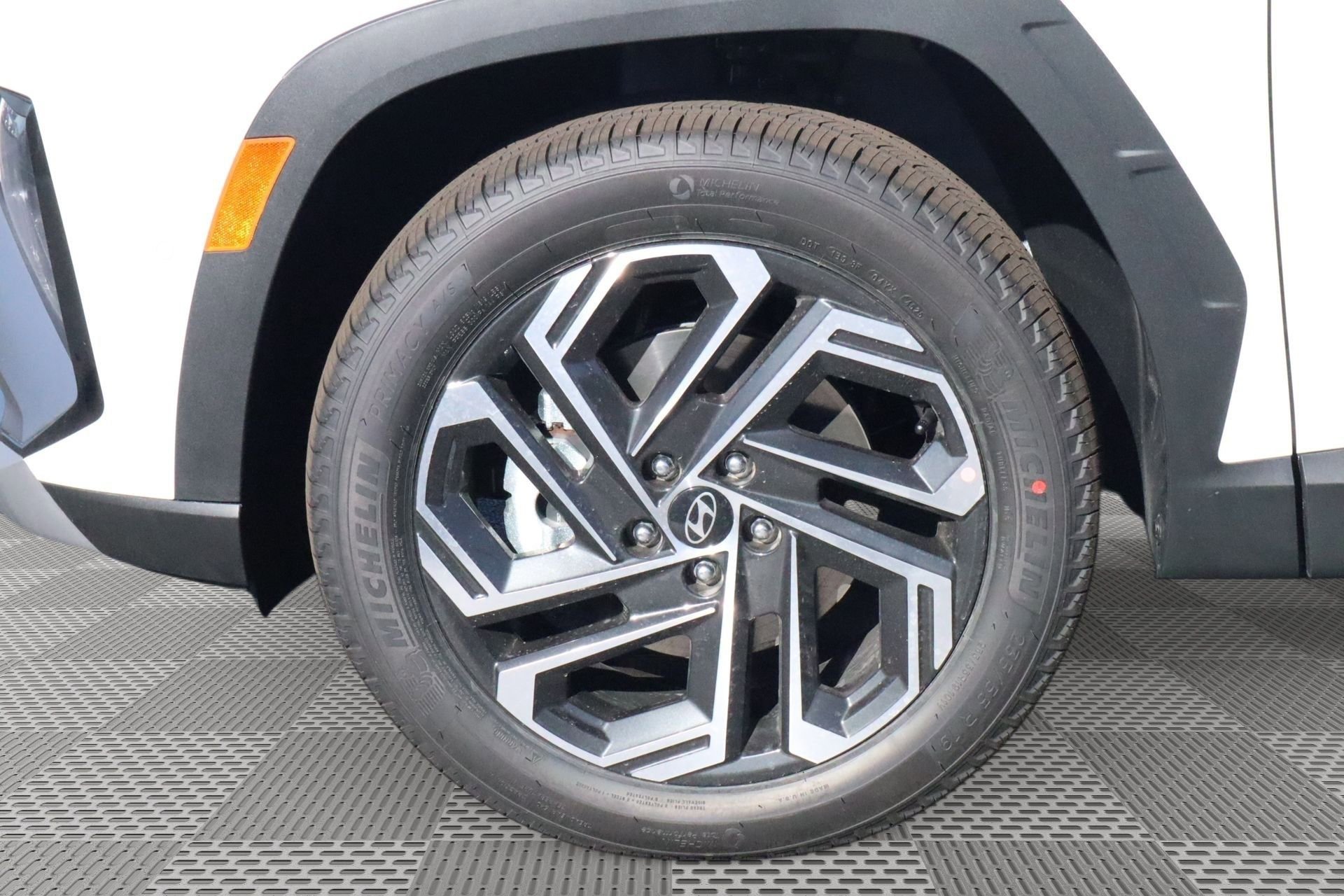 New 2026 Hyundai Tucson Limited AWD/4WD image 4