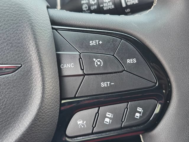 Used 2026 Chrysler Pacifica Limited w/ S Appearance Package FWD image 27