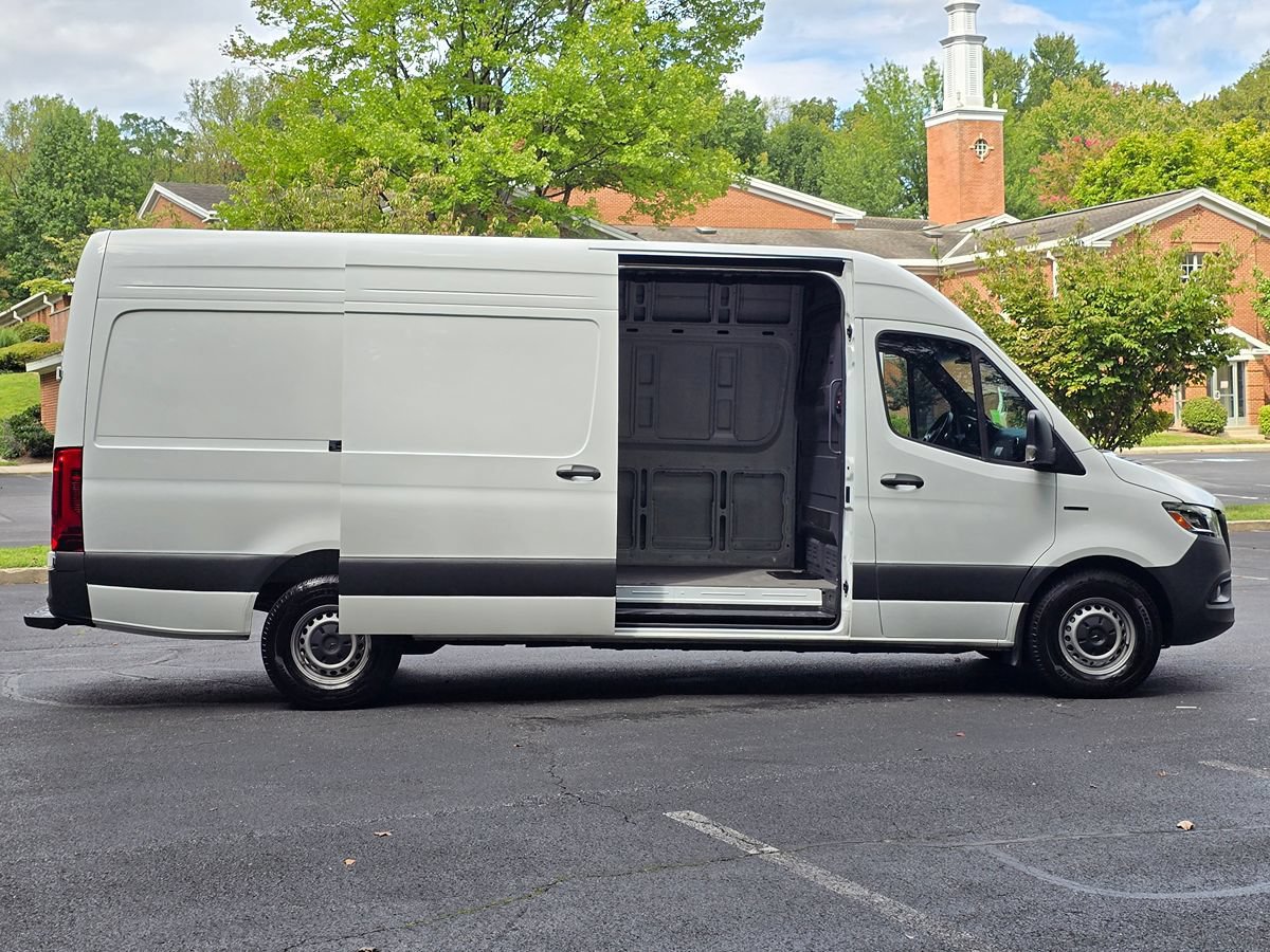 Used 2024 Mercedes-Benz eSprinter 170 Cargo image 8